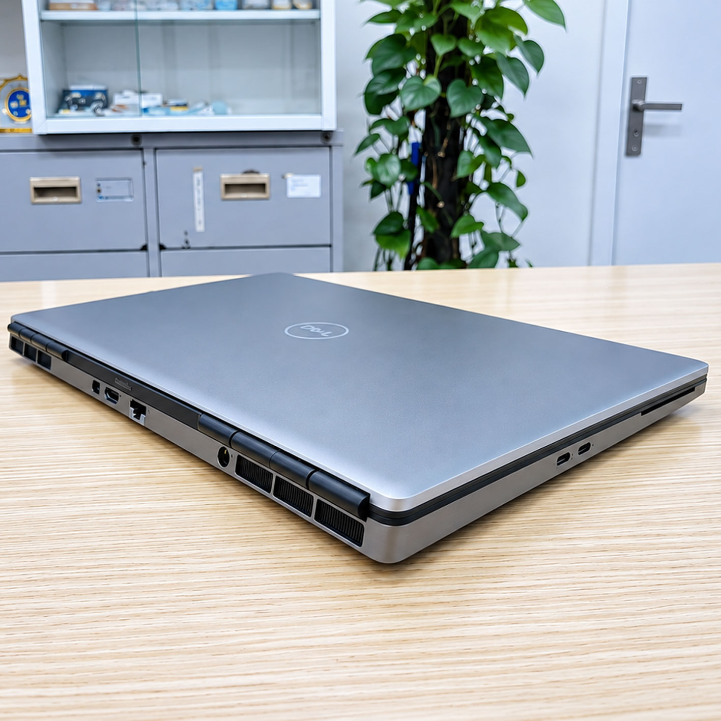 Dell Precision 7550 workstation cho kiến trúc đồ họa 3D